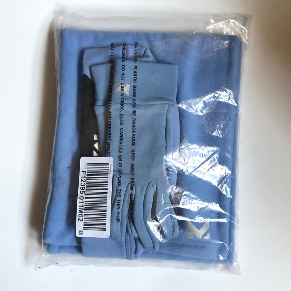 Mission RadiantActive 3-Piece Beanie/Scarf /Glove - Picture 4 of 5